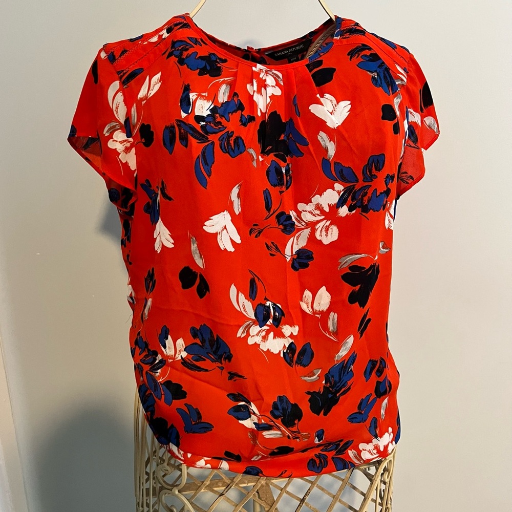 Banana Republic Colorful, floral Blouse!